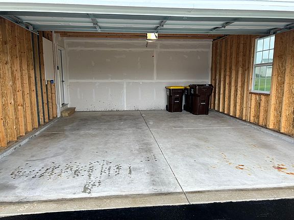 5th image of 2983 Meadowlark Ln