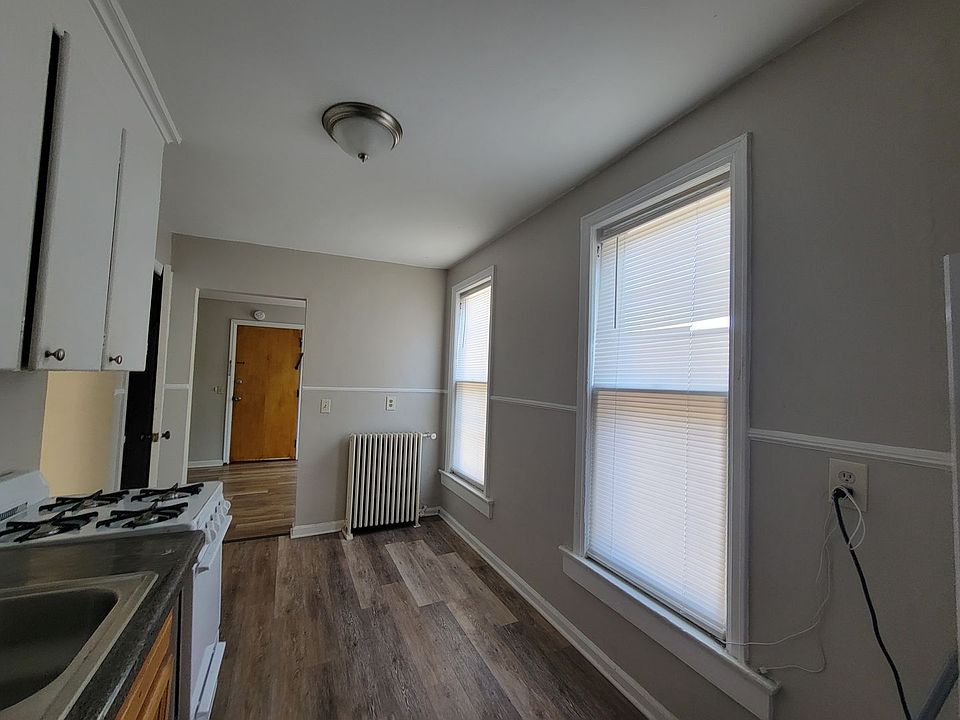 2nd image of 666-670 Monroe Ave #670-5