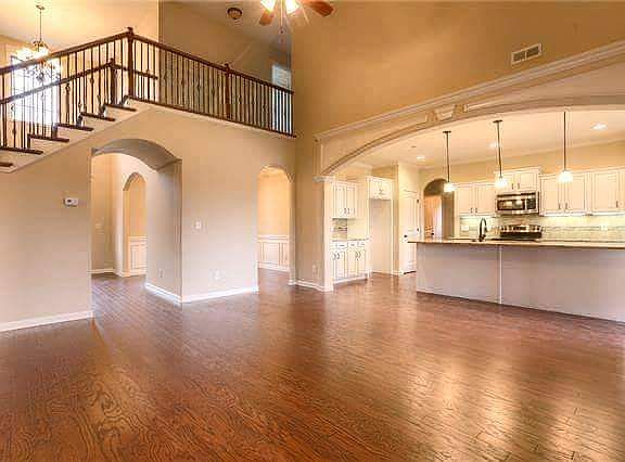 5th image of 392 Waylon Ct
