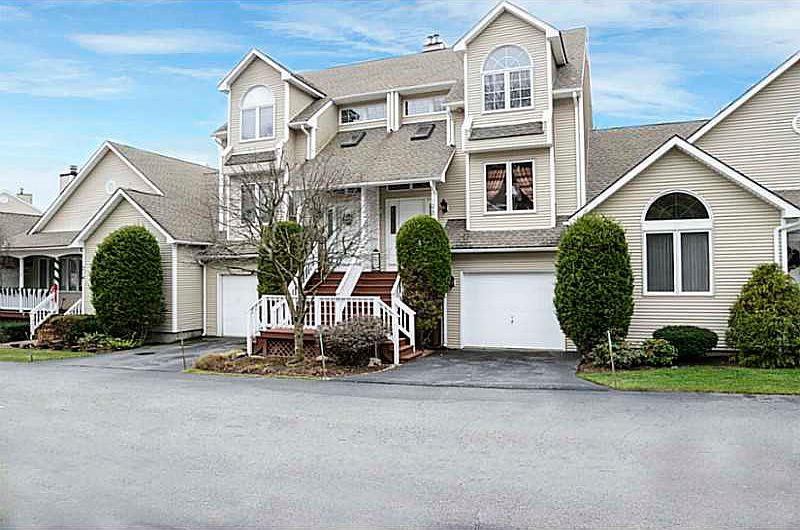 1st image of 212 River Farms Dr