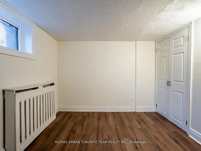 1277 Broadview Ave #LOWER — Photo 14