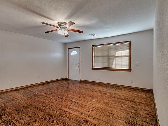 3rd image of 19117 SE 59th St
