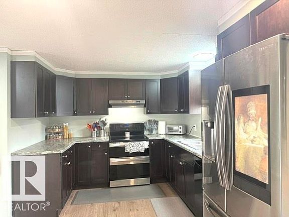 3rd image of 1026 Lakeland Cres