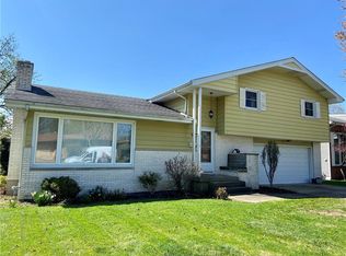 235 W Oak Ln, Decatur, IL 62526