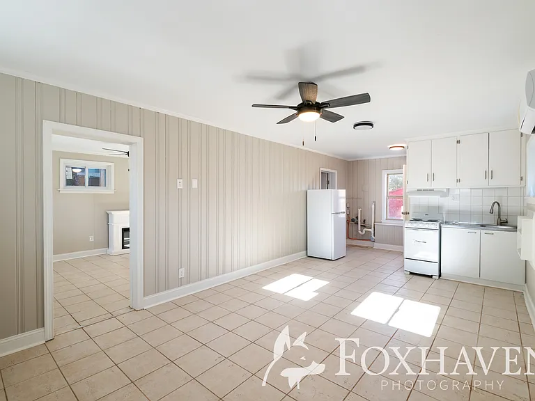1137 E Keswick Rd — Photo 3