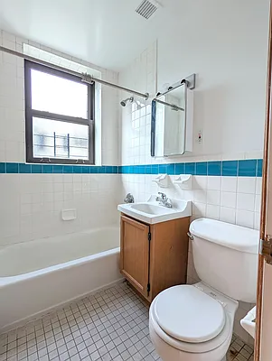 Rented by Manhattan Spaces | media 11