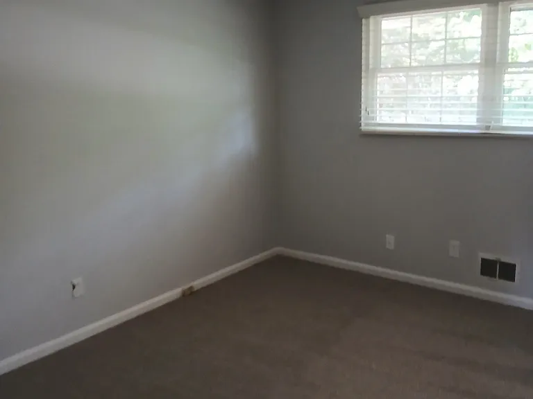 6090 King Arthur Dr — Photo 26