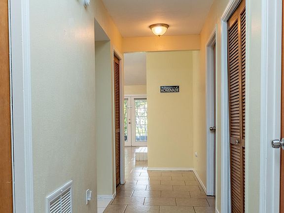 3rd image of 2277 IRONSTONE Drive W