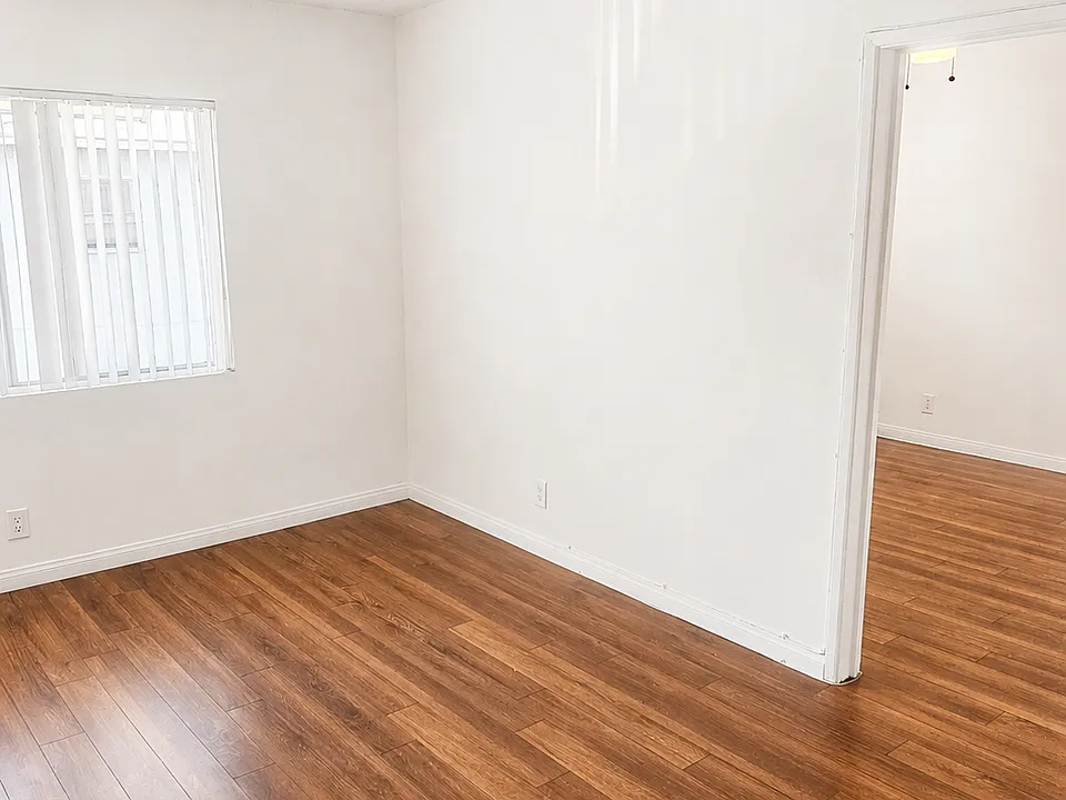 2278 W Adams Blvd #5