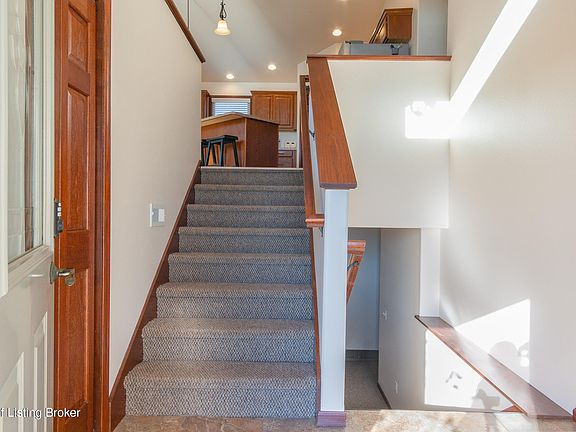 2nd image of 1436 Marilyn Way