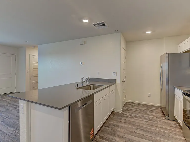 1505 Pamela Springs Ln — Photo 8