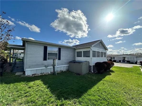 93 Reagan Rd, Mount Pleasant, PA 15666