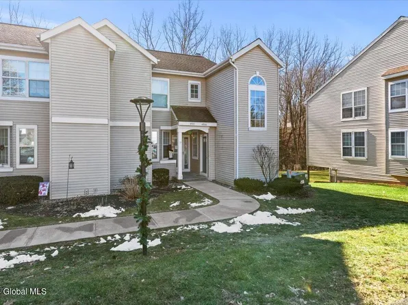 4512 Foxwood S Drive, Clifton Park, NY 12065