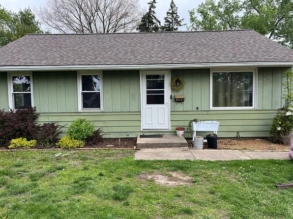 2021 W Overbrook Dr, Peoria, IL 61604