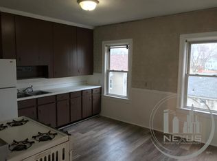 46 Carpenter St APT 3R, Pawtucket, RI 02860