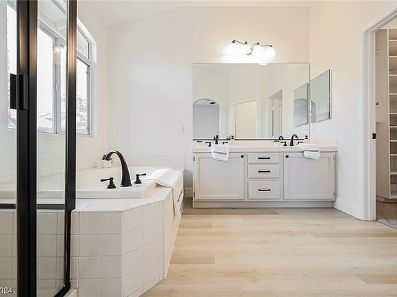 3rd image of 8717 Vista Ladera Ct