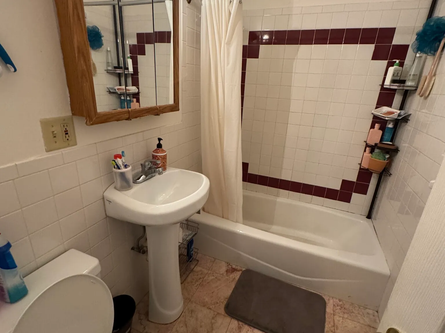 4 bed, 2.5 bath, $4,000 — Photo 4
