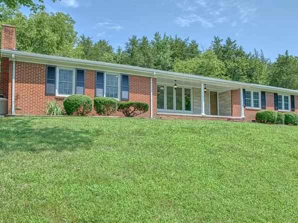 121 Stone Ln, Gainesboro, TN 38562