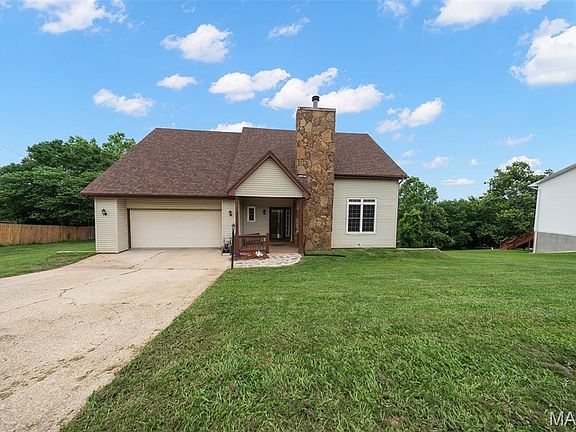 2nd image of 105 Meadow Ln