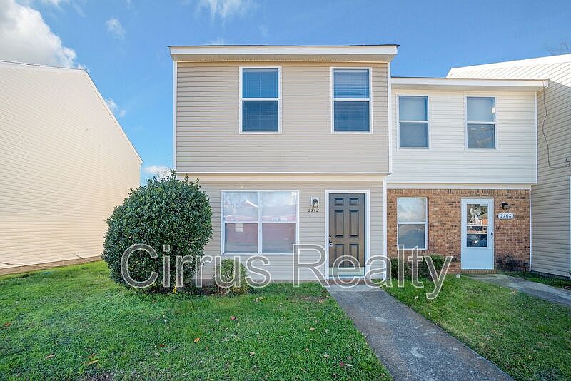 1st image of 2712 Peach St