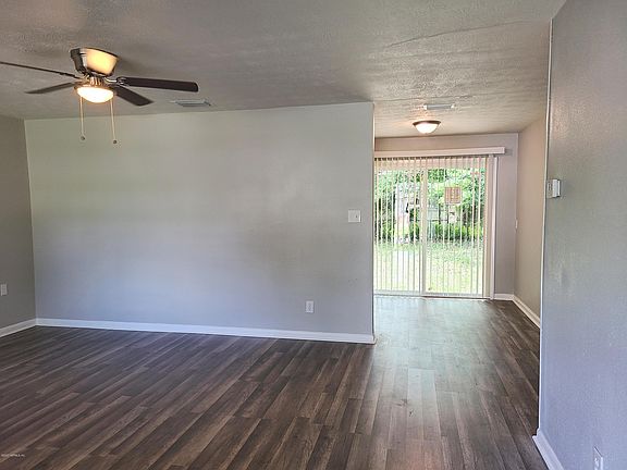 3rd image of 5104 Grann Lloyd Dr