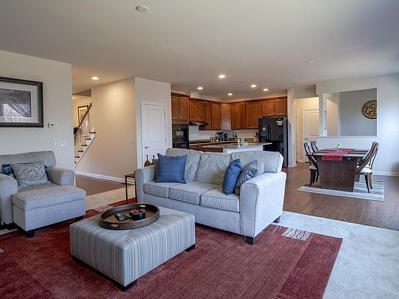 3rd image of 6 Skyhawk Cir