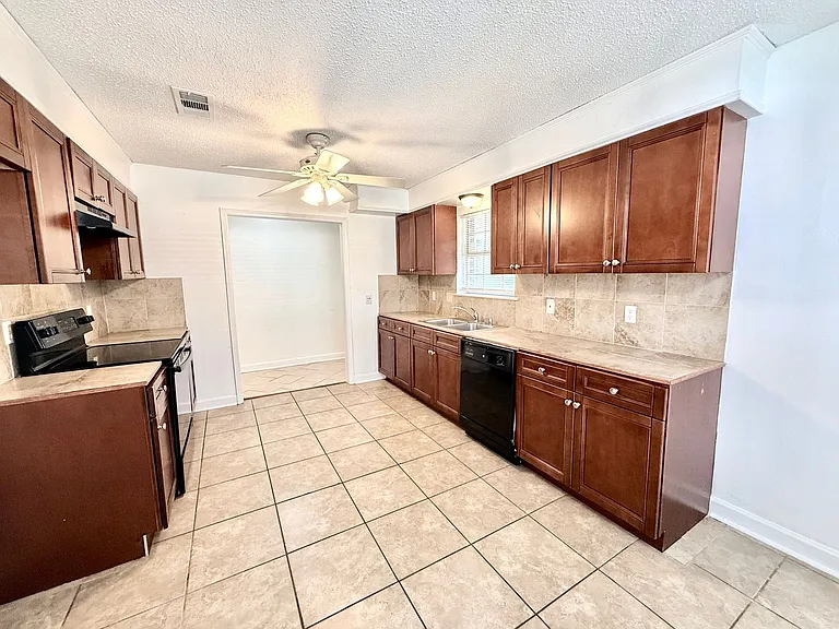 16405 Patton Ave — Photo 9