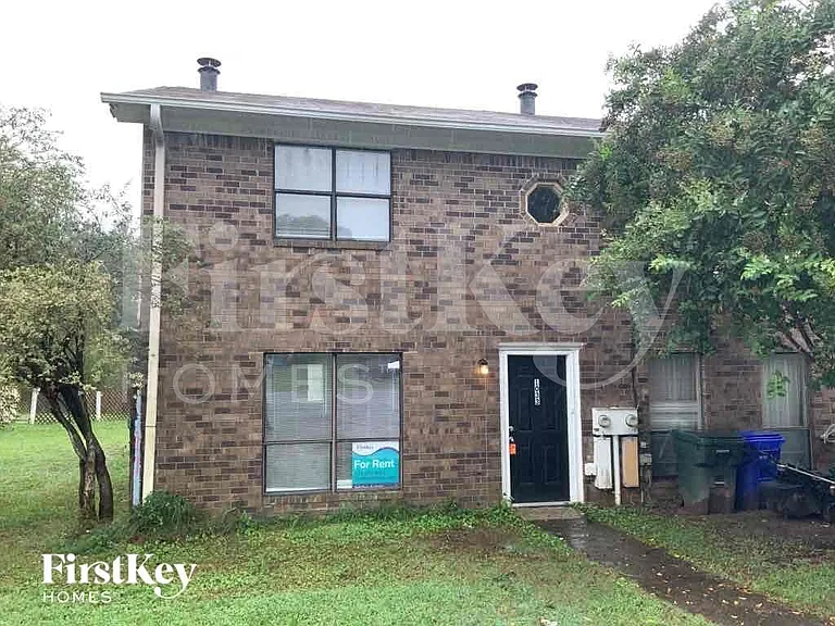 990 Green Valley Dr NW — Photo 1