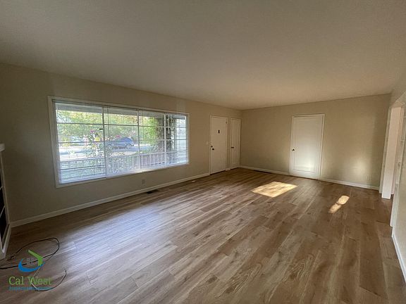 4th image of 1160 Dean Ave