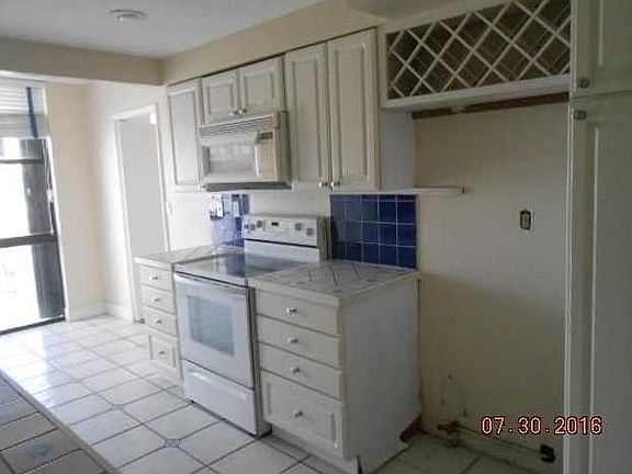 5th image of 3344 NE 11th Dr