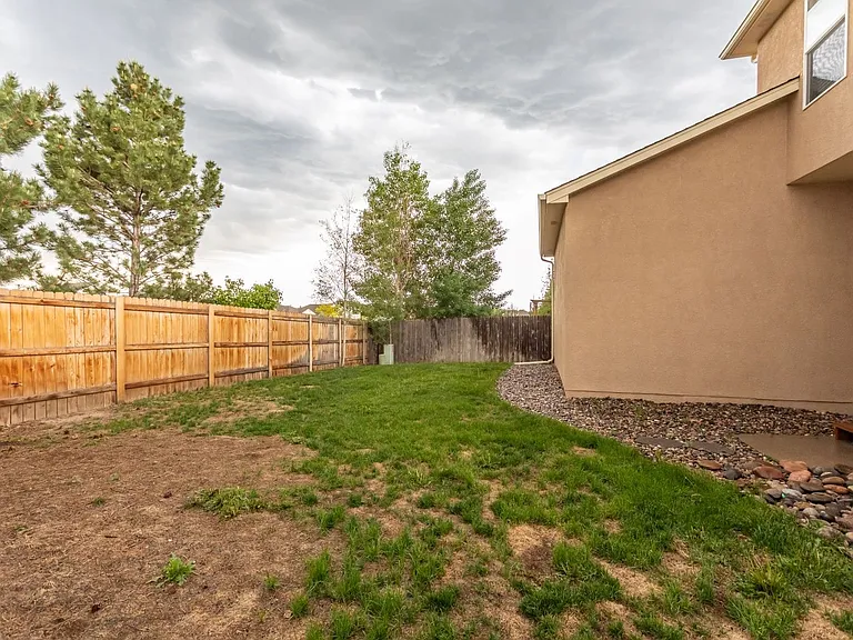 6563 Silverwind Cir — Photo 29