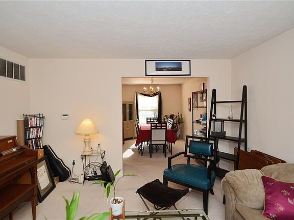 3rd image of 6467 Waterstone Dr