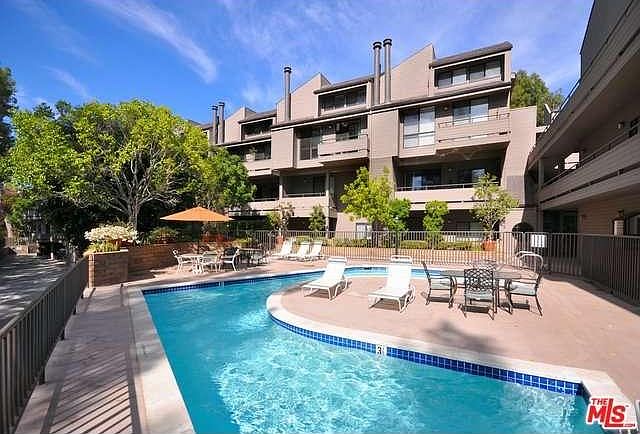 1st image of 13331 Moorpark St APT 223