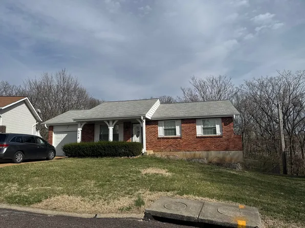 5418 Crestside Ln, Saint Louis, MO 63128