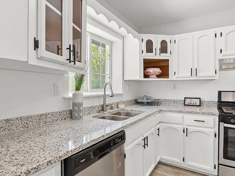 4924 Pikes Peak Dr — Photo 17