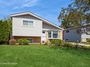 916 E Gladys Ave, Addison, IL 60101