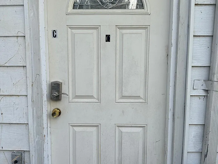 193 Woodbine Ave #C — Photo 16