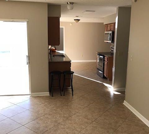 5th image of 605 Cornell Ave