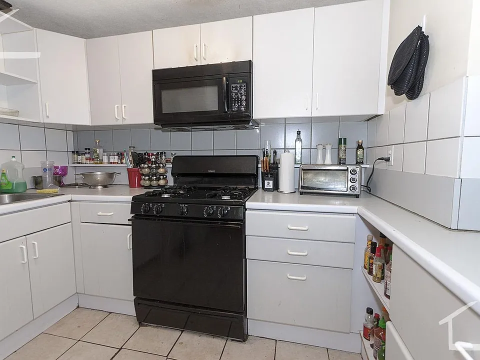 135 Glenville Ave #1