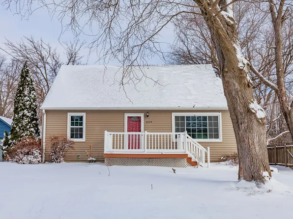 3109 Holcomb Ave, Des Moines, IA 50310