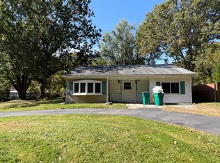 21100 Dean St, Brownstown, MI 48174