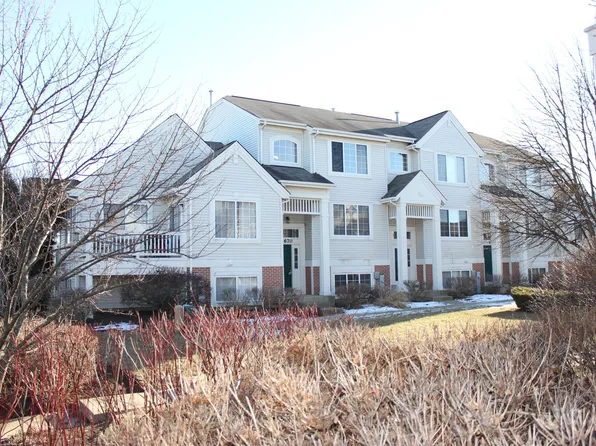 670 S Rosehall Ln, Round Lake, IL 60073