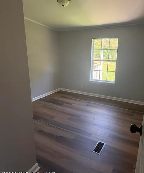 1552 S Mullins Rd — Photo 5