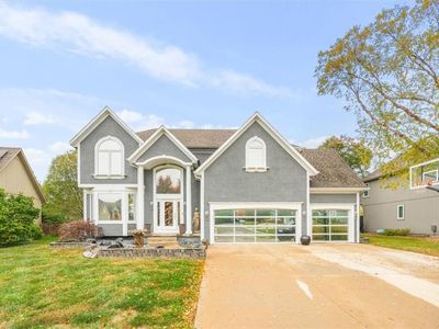332 NE Parks Edge Dr, Lees Summit, MO, 64064