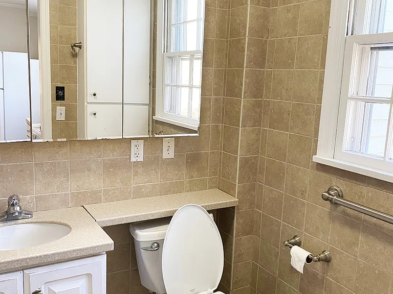 17 Villard Ave #2 — Photo 9