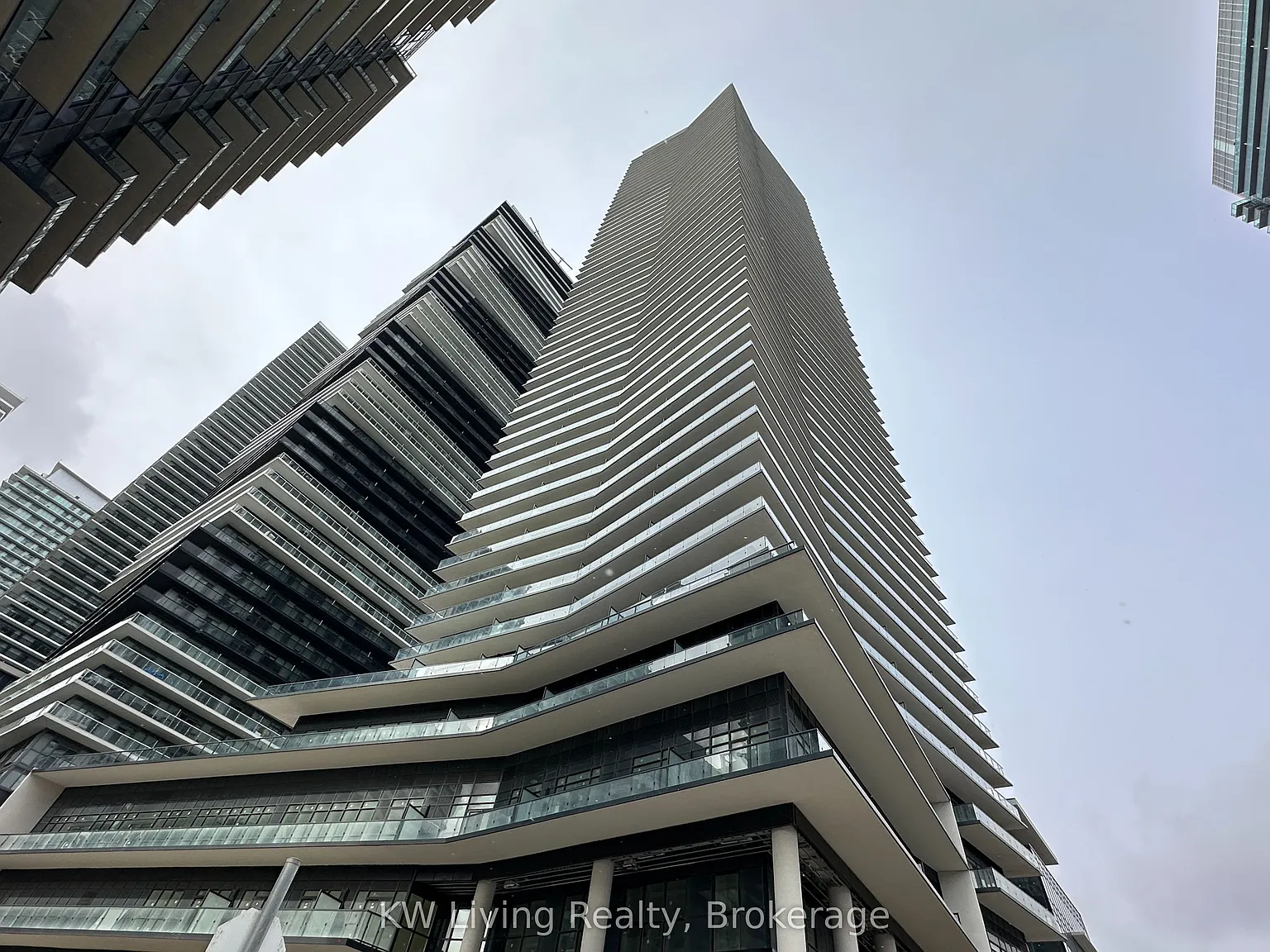 Water's Edge — Photo 1