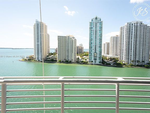5th image of 325 Biscayne Blvd #1723