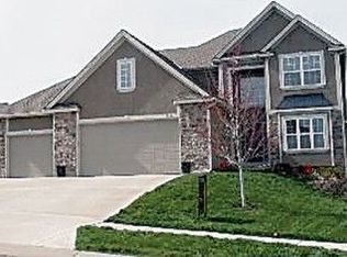 2412 SW 12th Trl, Lees Summit, MO 64081