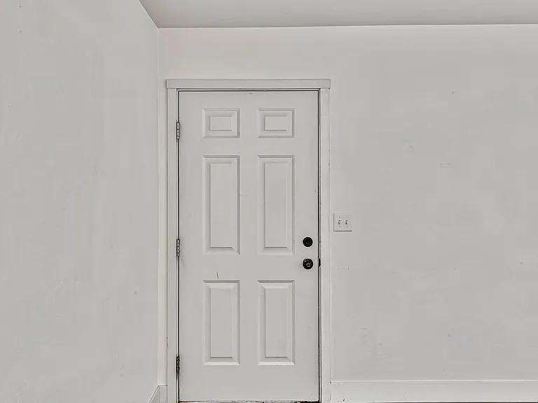109 Anna Ct — Photo 2