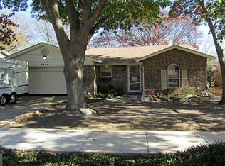 6916 Constitution Dr, Watauga, TX 76148